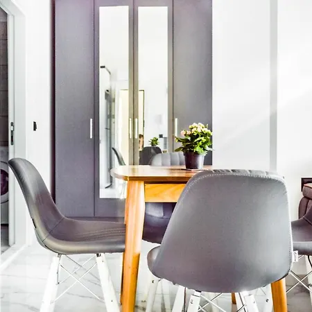 Διαμέρισμα Cozy Suites *