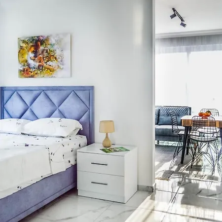 Cozy Suites شقة